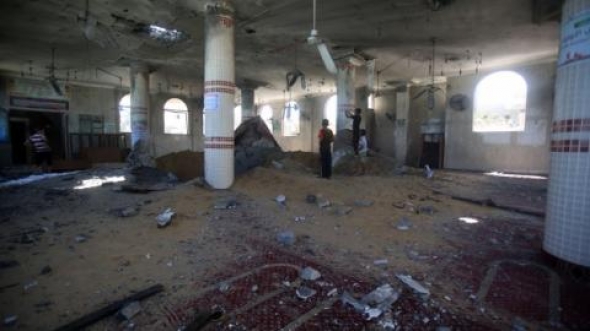 Gaza, avionët izraelitë shkatërruan tri xhami
