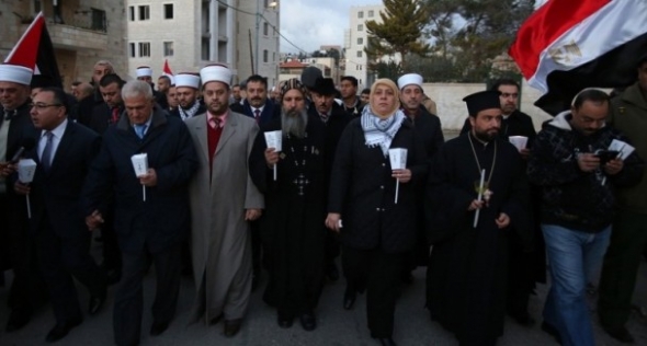 Muslimanët dhe krishterët bashkërisht nderojnë koptët e vrarë në Libi