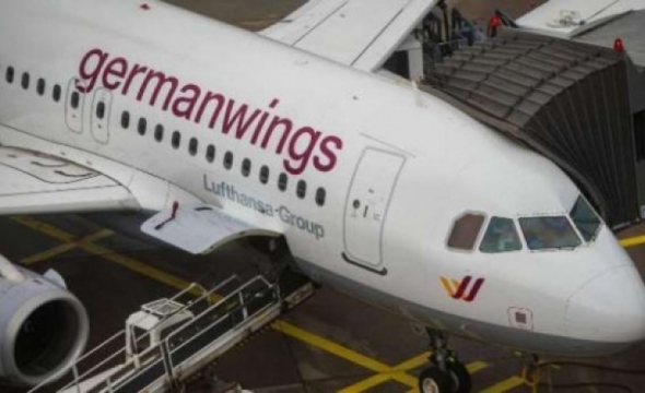 Rrëzohet një aeroplan në Francë – 148 të vdekur