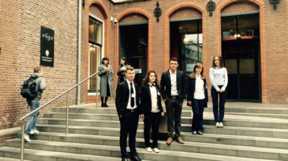 Studentët e Universitetit Bedër përfaqësojnë Shqipërinë në Hagë