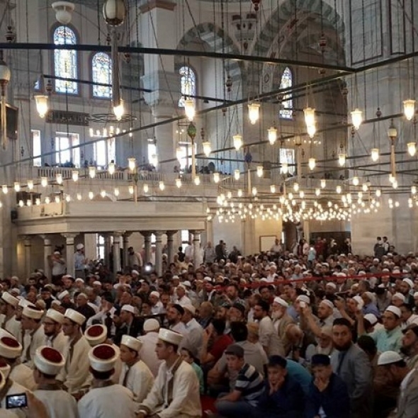 Stamboll: 90 hafiz të ri marin ixhazen e hifzit të Kuranit