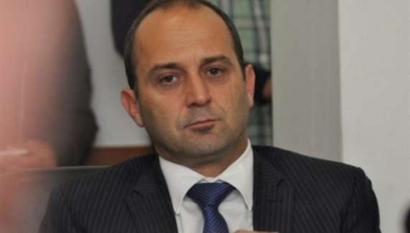 Po bëjnë politikë në emër të fesë