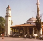 Komuniteti Mysliman reagon ndaj qëndrimeve antiislame